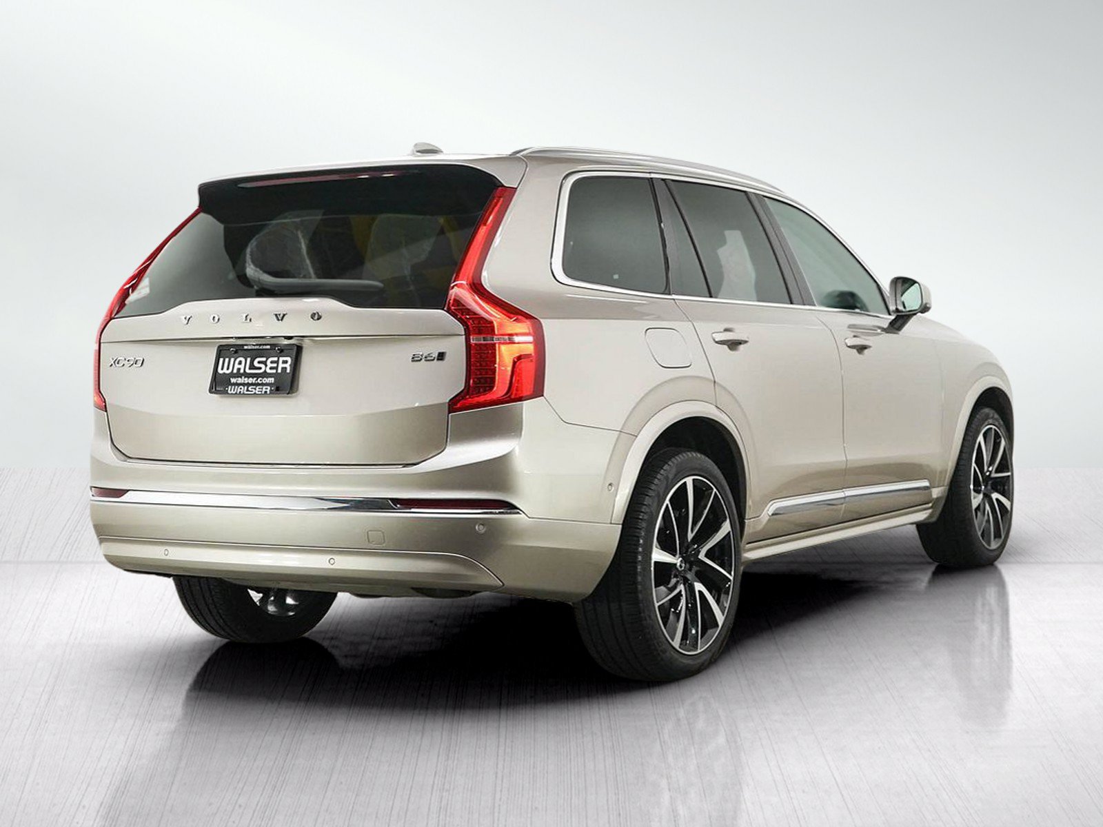Used 2023 Volvo XC90 B6 Plus AWD/4WD image 5