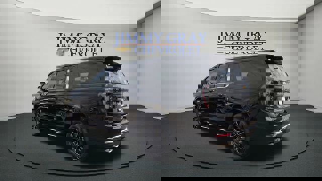 New 2026 Chevrolet Suburban Premier w/ Sun And Tow Package image 5
