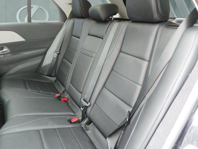 Used 2024 Mercedes-Benz GLE 450 4MATIC image 11