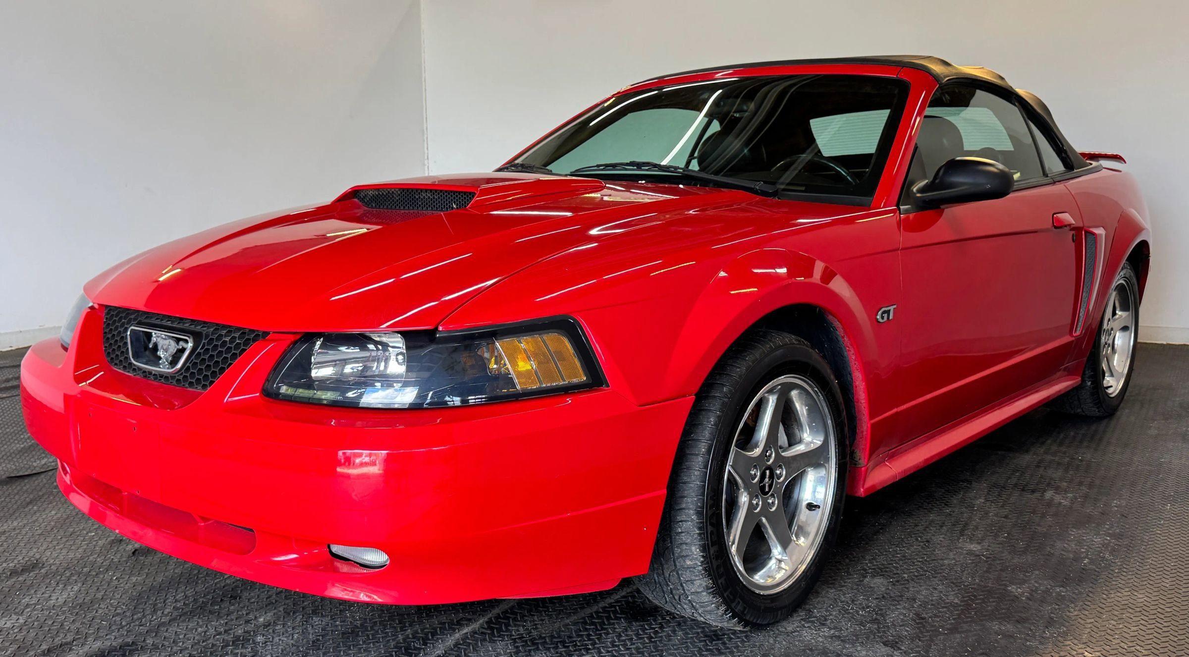 Used 2003 Ford Mustang GT Premium image 2