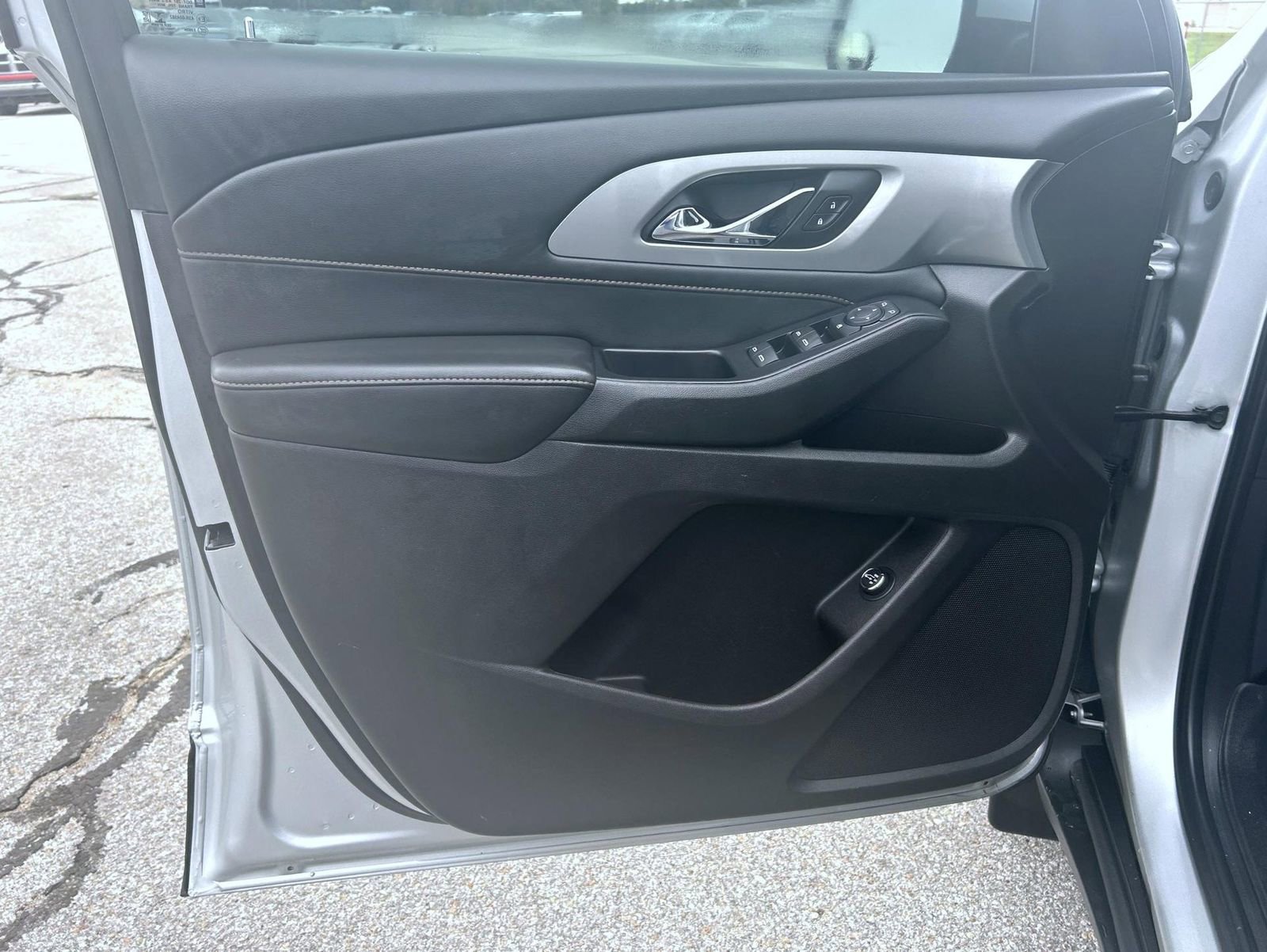 Certified 2021 Chevrolet Traverse LT image 9