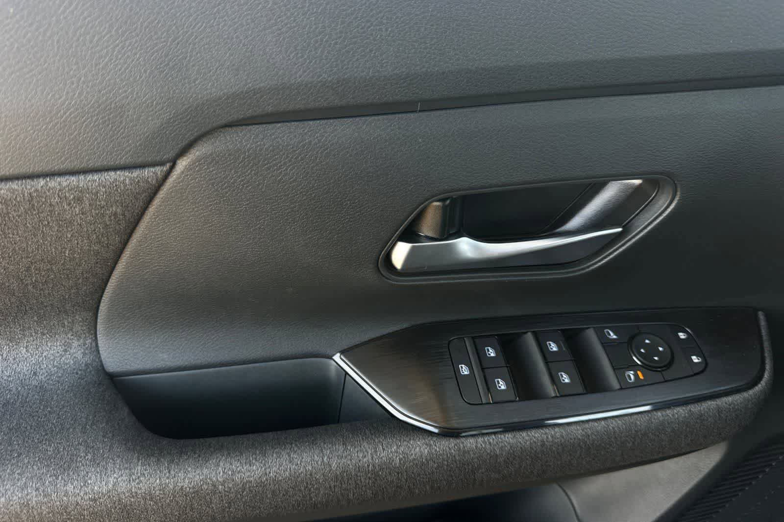 New 2026 Nissan Kicks SV image 13