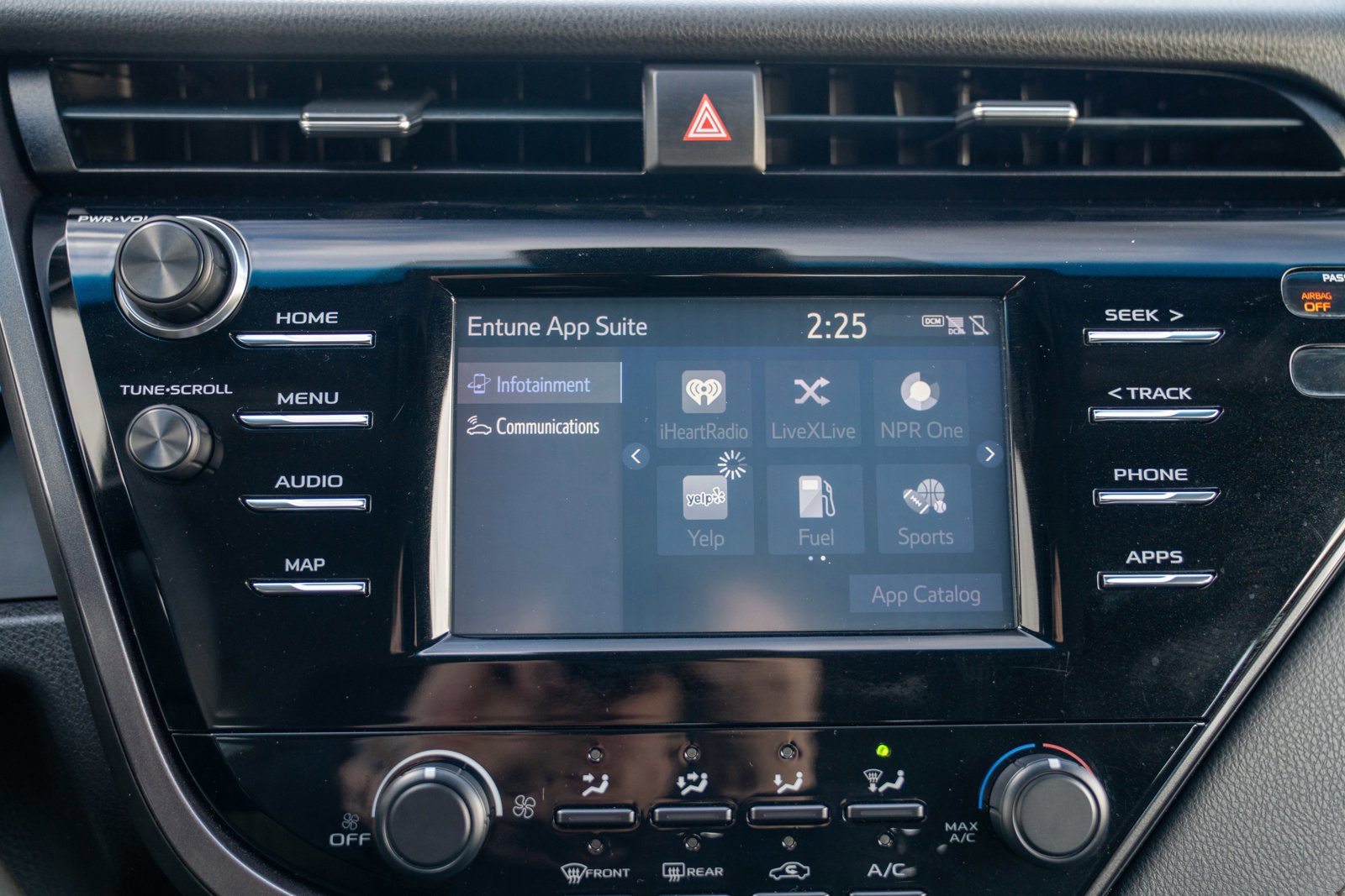 Used 2019 Toyota Camry LE image 14