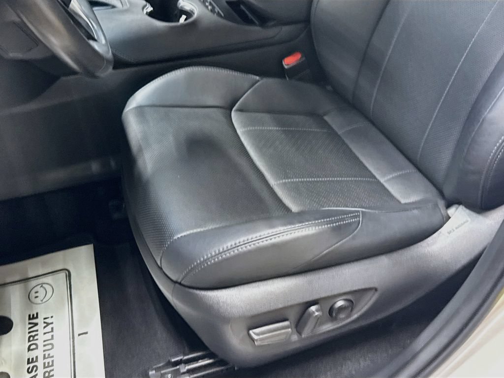 Used 2023 Toyota Venza Limited AWD/4WD image 18