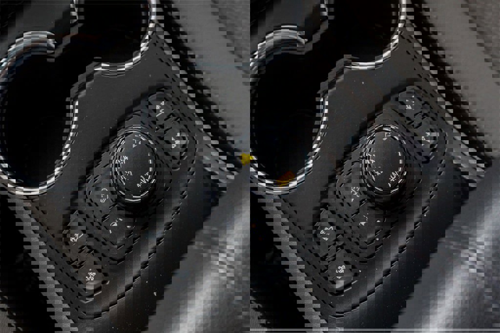 Used 2023 GMC Terrain SLE w/ Driver Convenience Package image 14