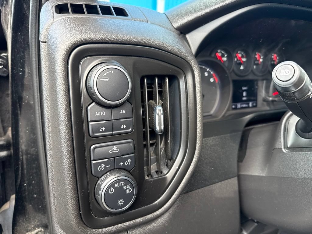 Used 2022 Chevrolet Silverado 1500 Custom Trail Boss w/ LPO, Dark Essentials Package AWD/4WD image 31