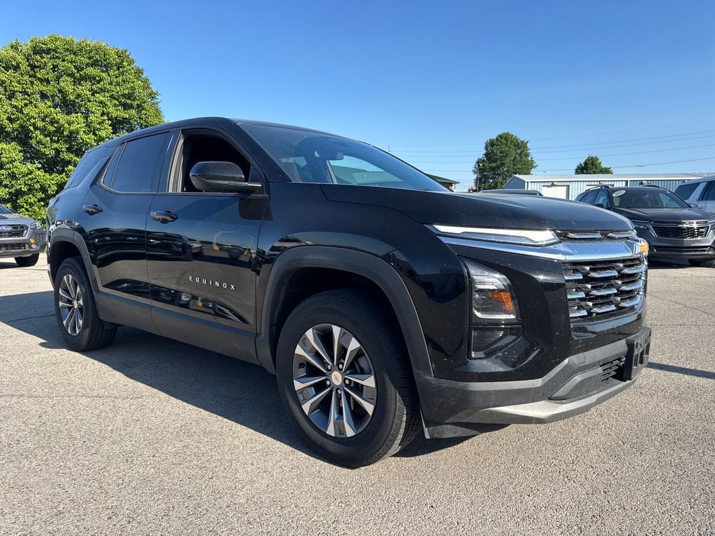 Used 2026 Chevrolet Equinox LT w/ Convenience Package II FWD image 9