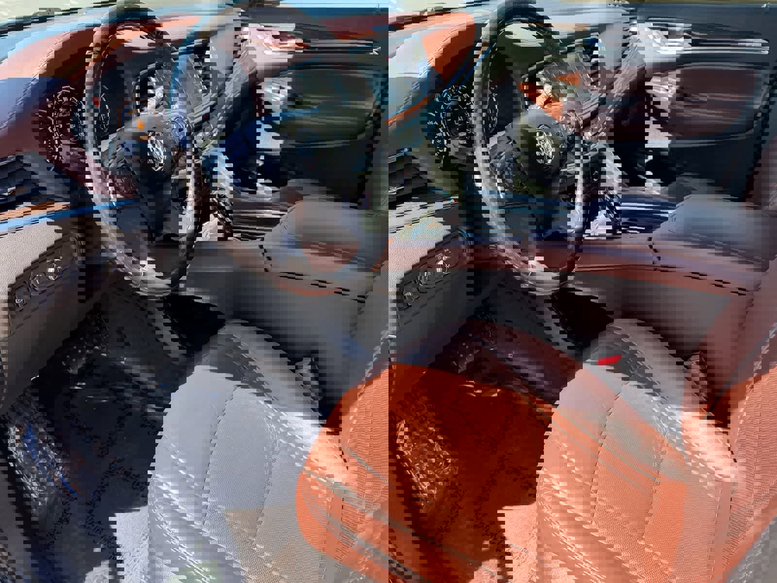 Used 2019 Buick Enclave Avenir w/ Avenir Technology Package video 2