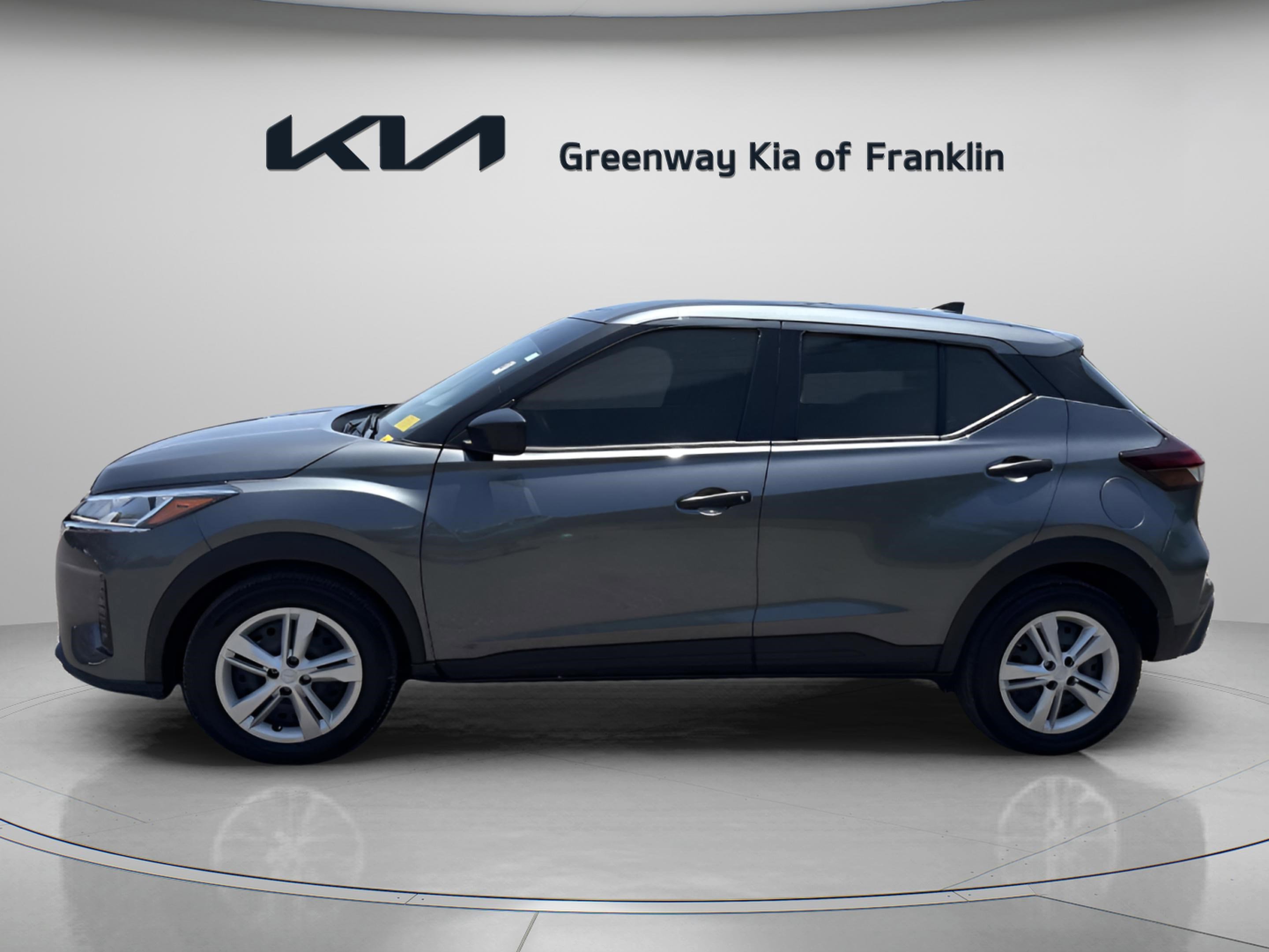 Used 2025 Nissan Kicks Play S FWD image 4