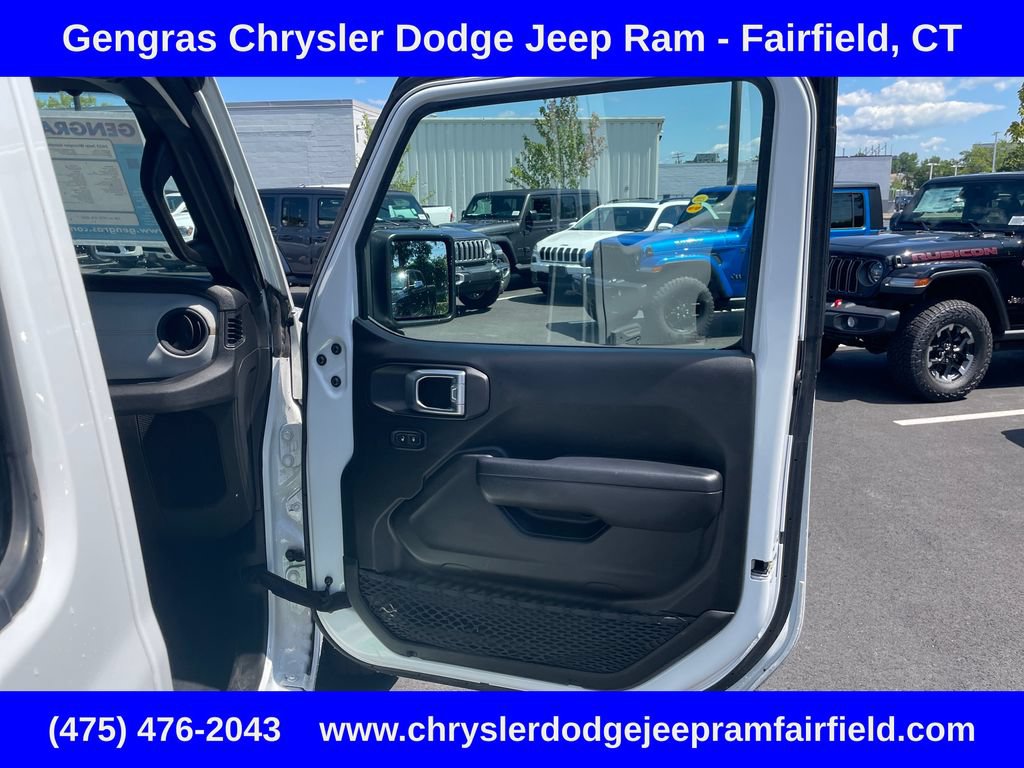 Used 2024 Jeep Wrangler Unlimited w/ Convenience Group AWD/4WD image 22