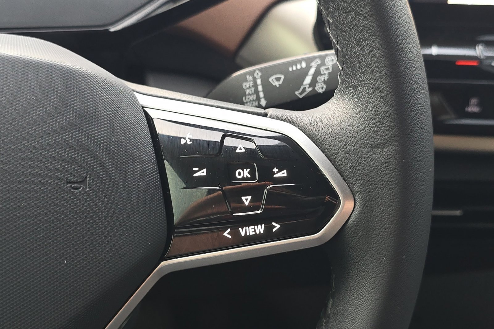 Used 2023 Volkswagen ID.4 2WD image 28