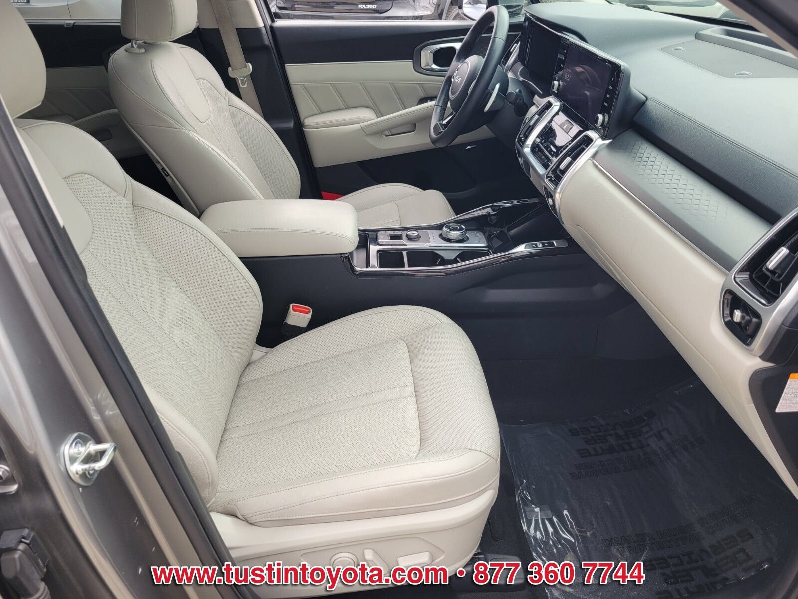 Used 2023 Kia Sorento SX Prestige w/ Panoramic Sunroof Package AWD/4WD image 17