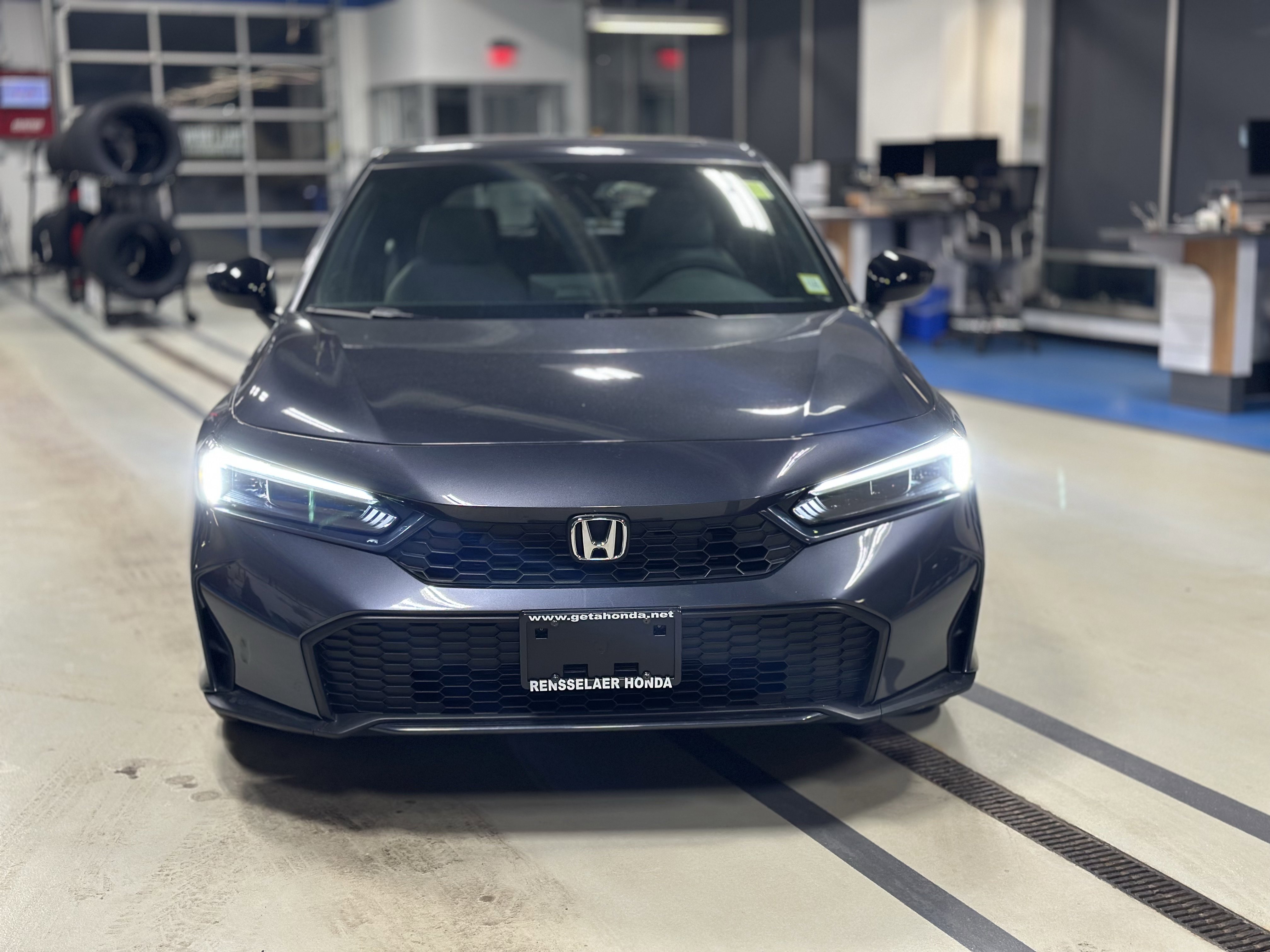 Used 2025 Honda Civic Sport image 2