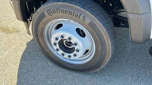 New 2025 Ford F550 4x4 SuperCab Super Duty image 9