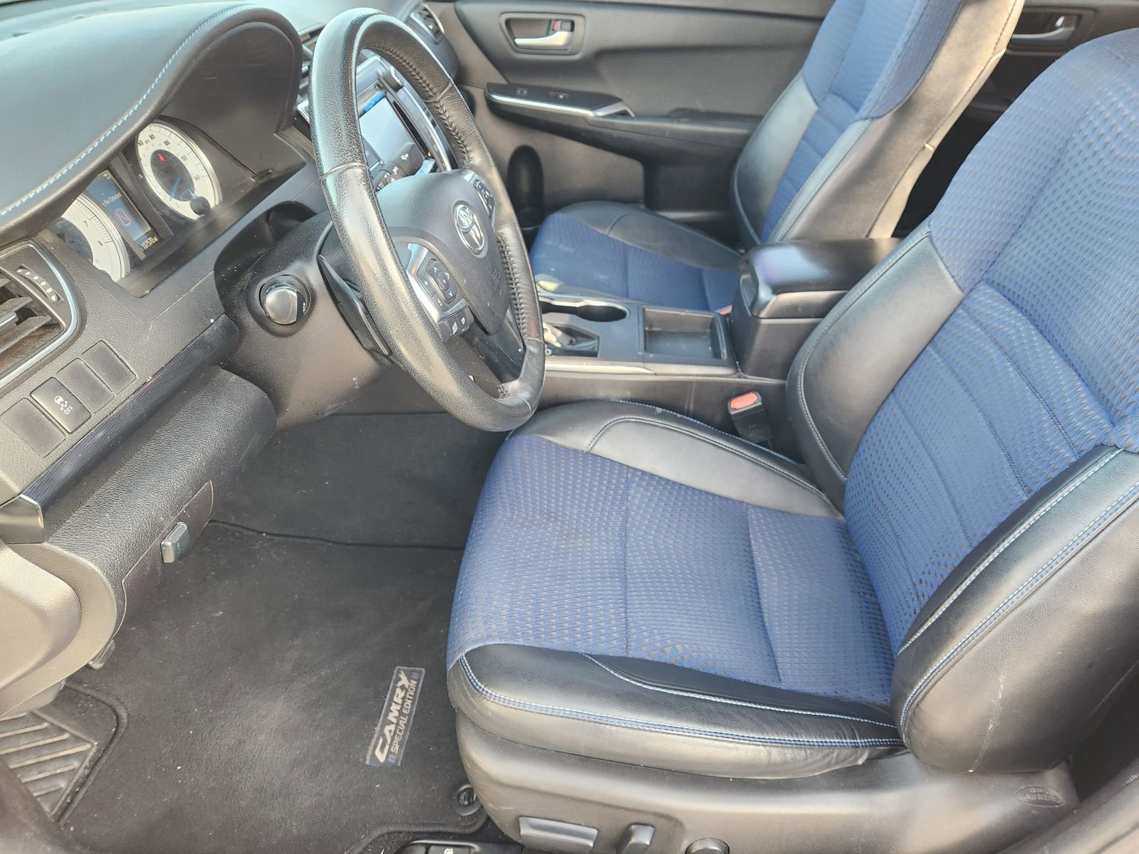 Used 2016 Toyota Camry SE image 16