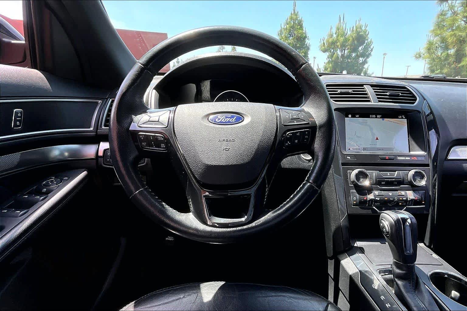 Used 2018 Ford Explorer XLT w/ Equipment Group 202A FWD image 5