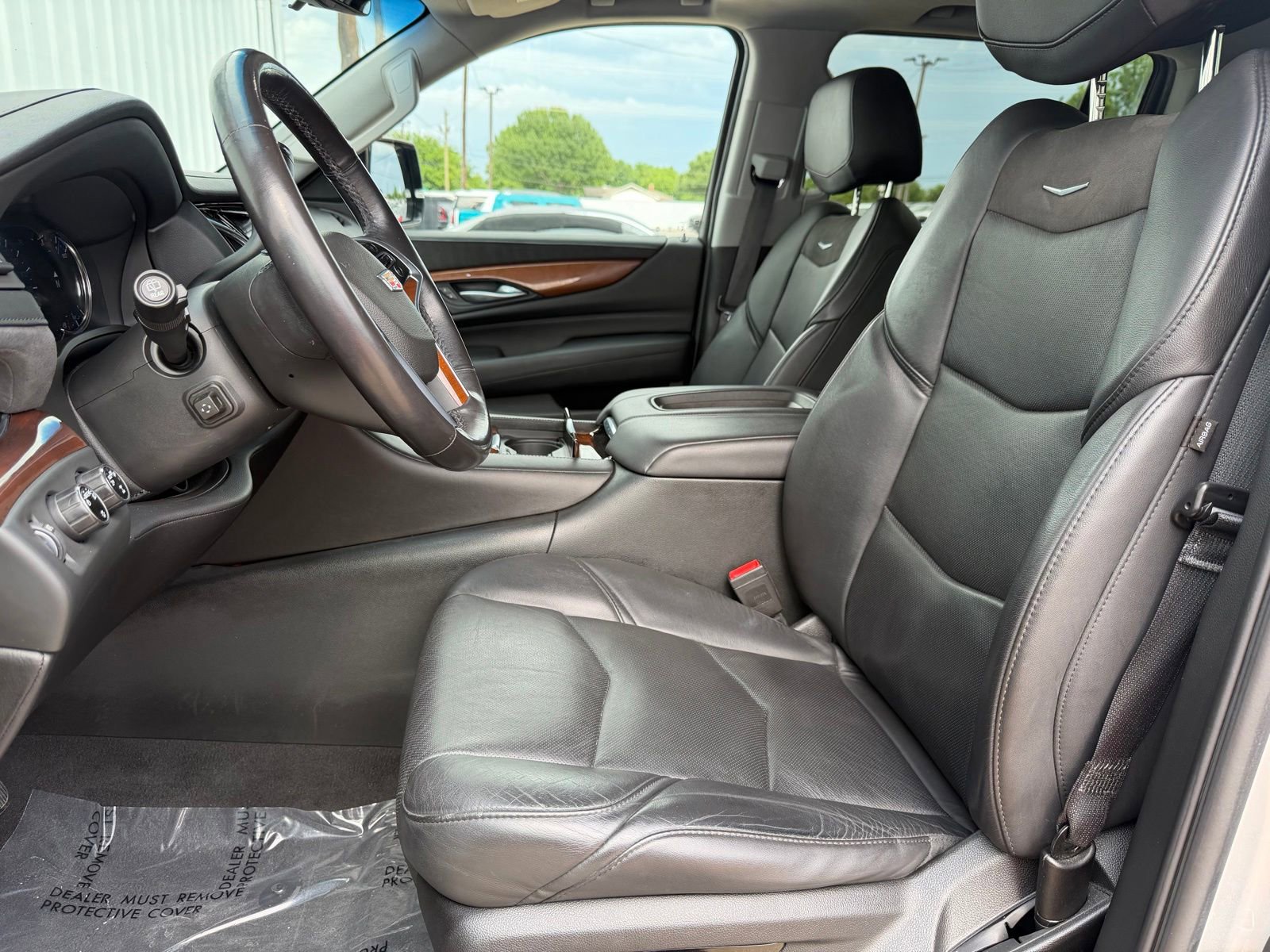 Used 2018 Cadillac Escalade ESV Luxury AWD/4WD image 19