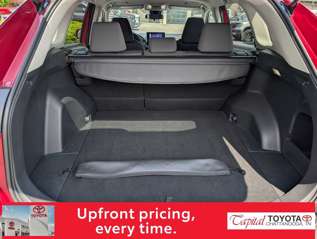 Used 2025 Toyota RAV4 XLE AWD/4WD image 11