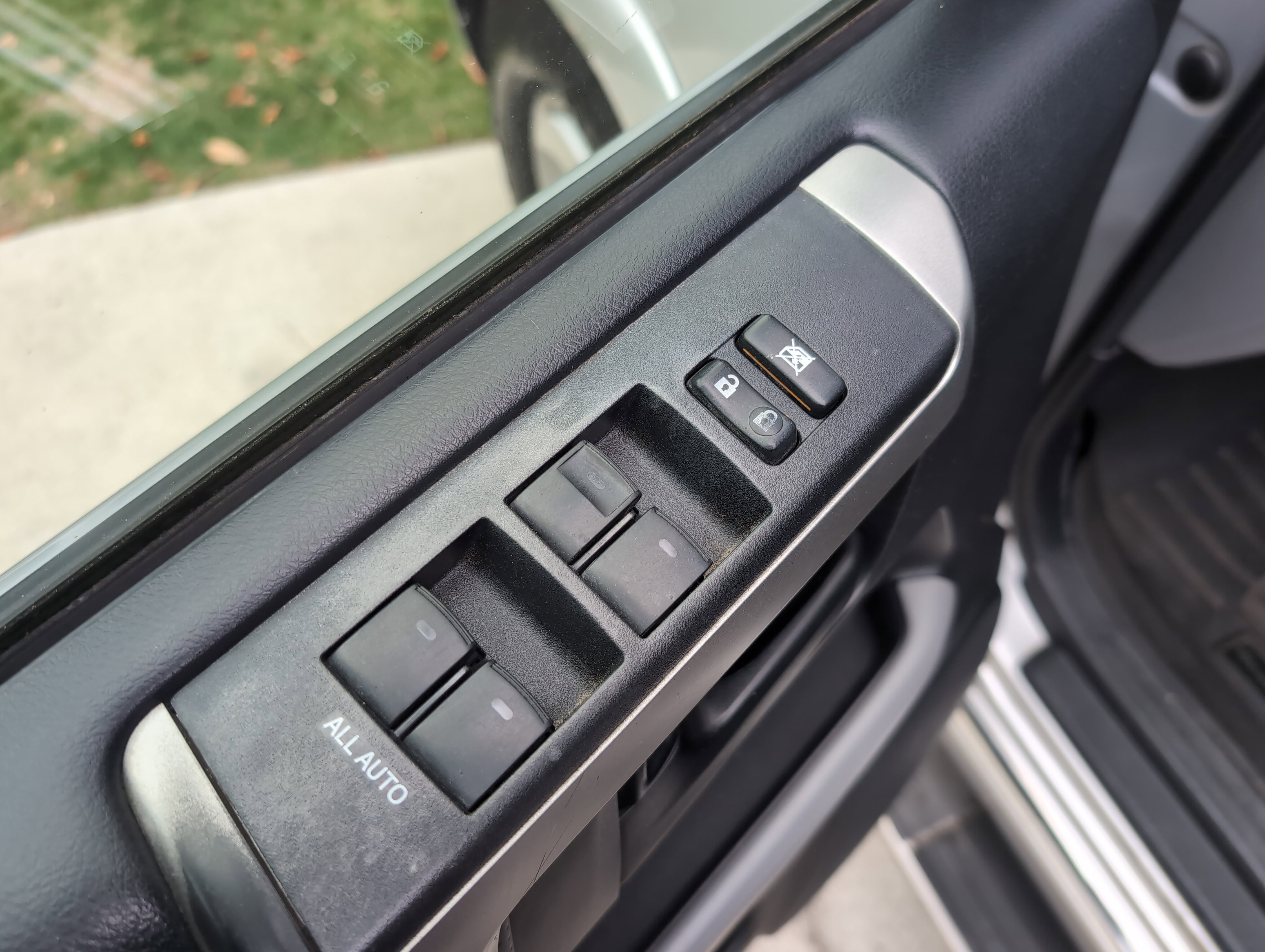 Used 2013 Toyota 4Runner SR5 RWD image 15