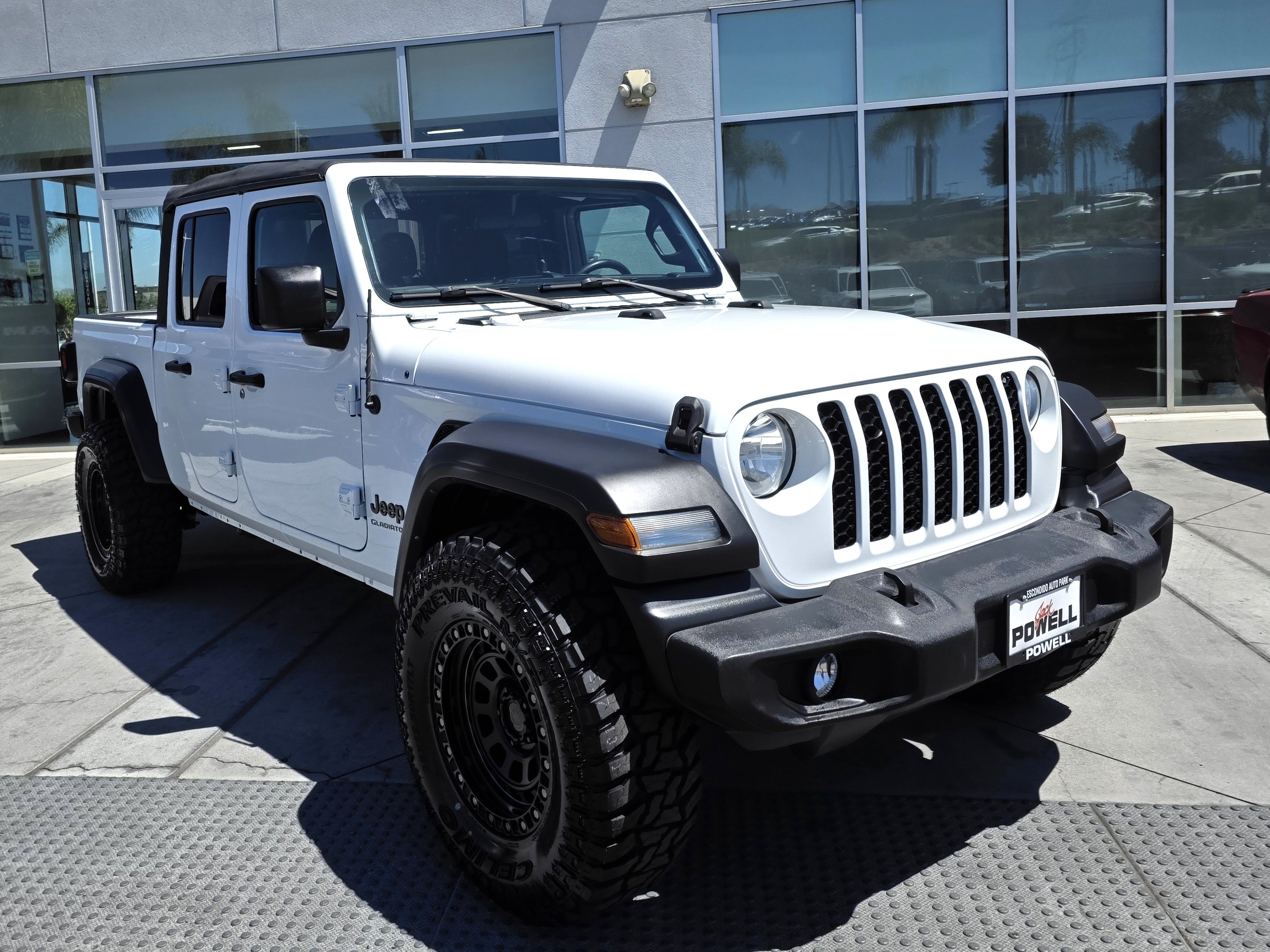 Certified 2022 Jeep Gladiator Sport AWD/4WD image 6