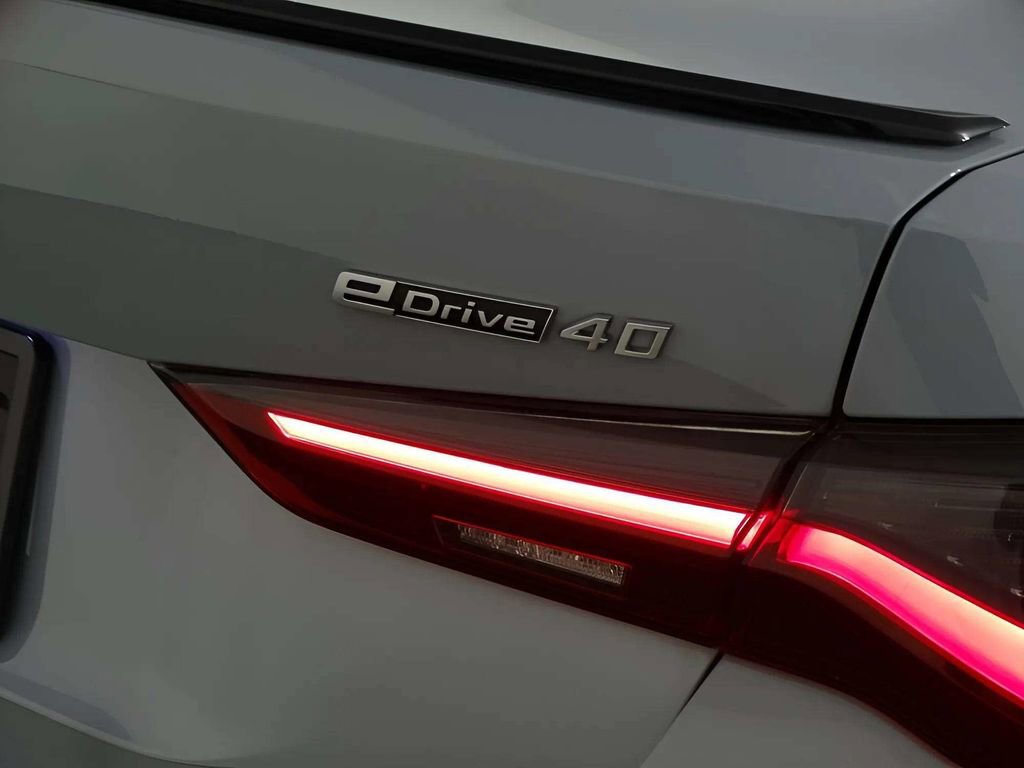 Used 2023 BMW i4 eDrive40 w/ M Sport Package image 36