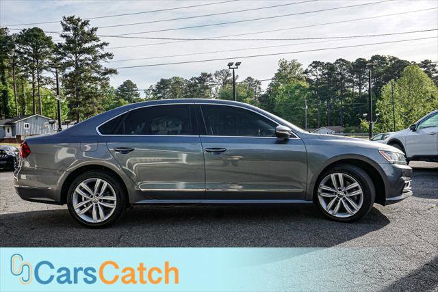 Used 2018 Volkswagen Passat 2.0T SE FWD image 2