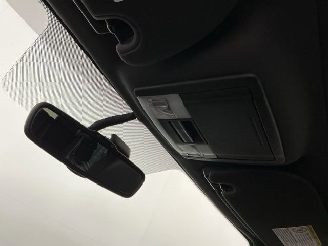 Used 2011 Lincoln Navigator Ultimate image 16