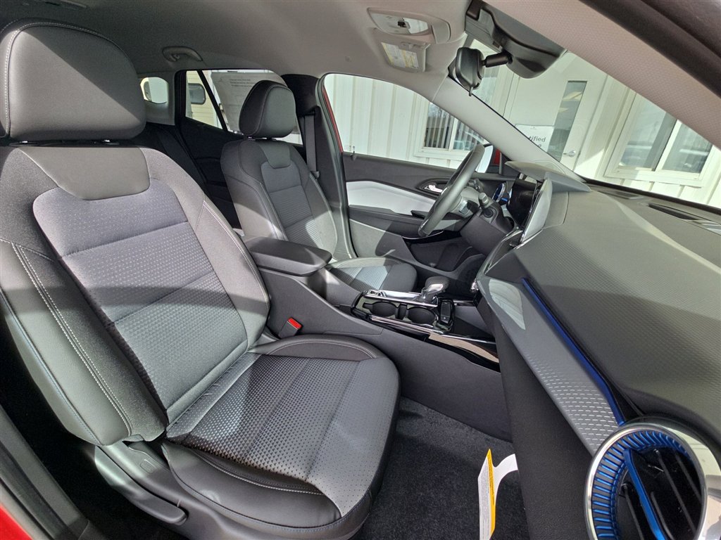 New 2025 Chevrolet Trax LT w/ LT Convenience Package image 26