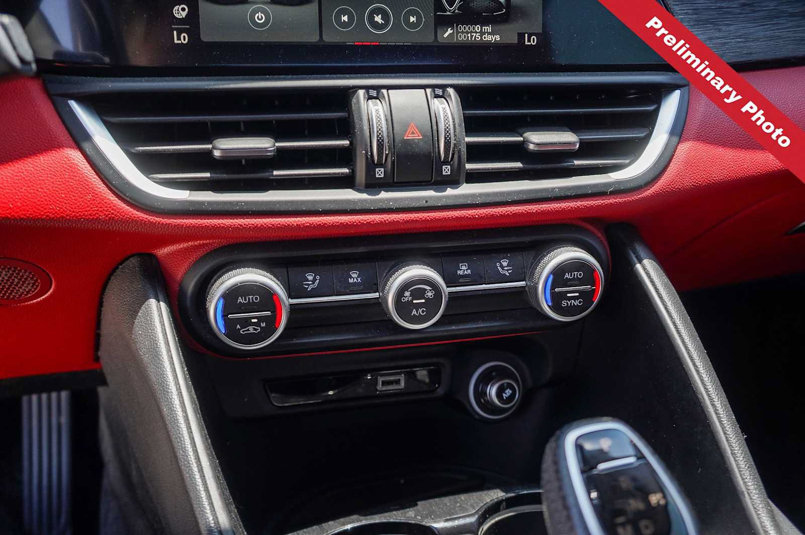 Used 2020 Alfa Romeo Giulia w/ Nero Edizione RWD image 21