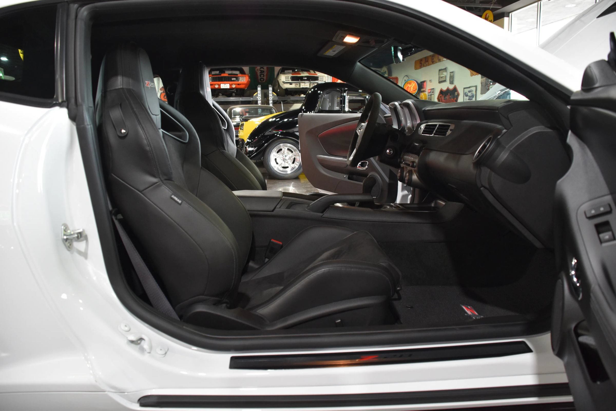 Used 2014 Chevrolet Camaro Z/28 RWD image 35