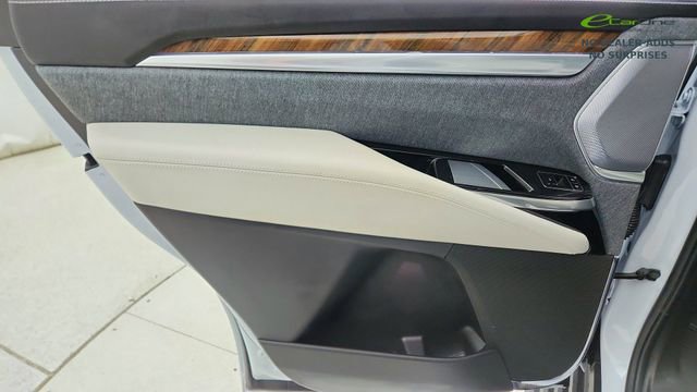 Used 2026 Cadillac Escalade Platinum Sport AWD/4WD image 35