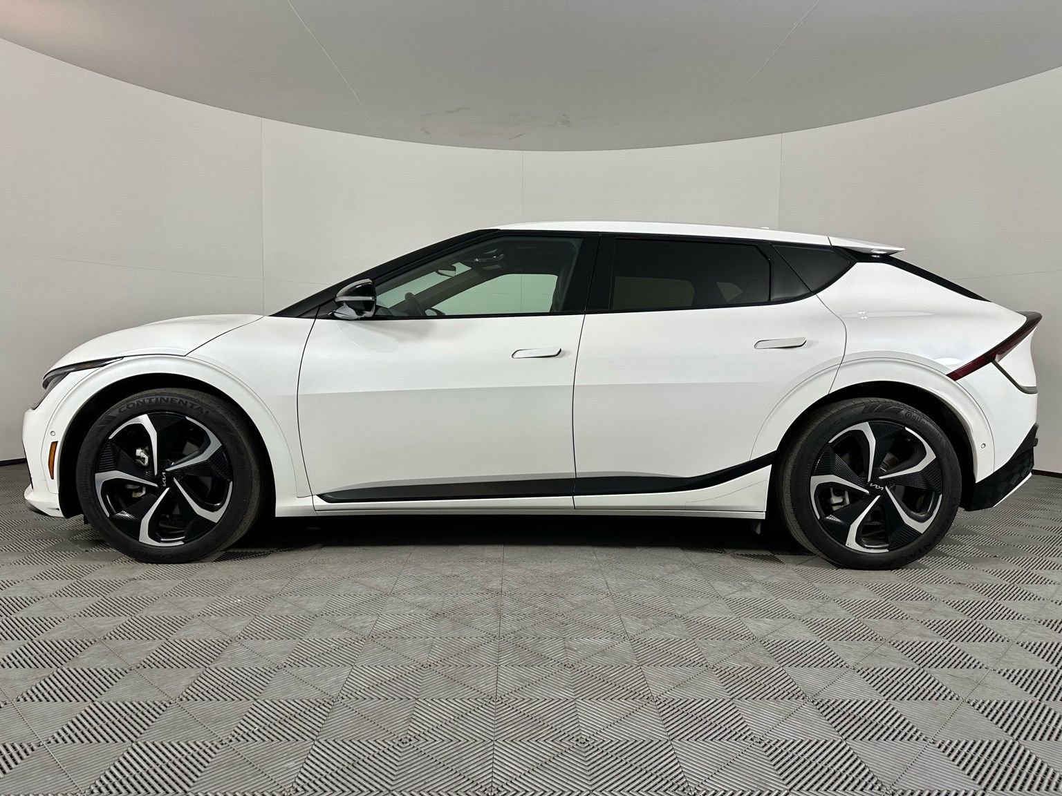 Used 2022 Kia EV6 GT-Line w/ GT-Line Suede Seat Package image 19