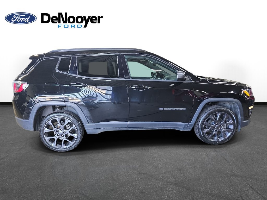 Used 2021 Jeep Compass Latitude w/ Sun and Sound Group AWD/4WD image 4