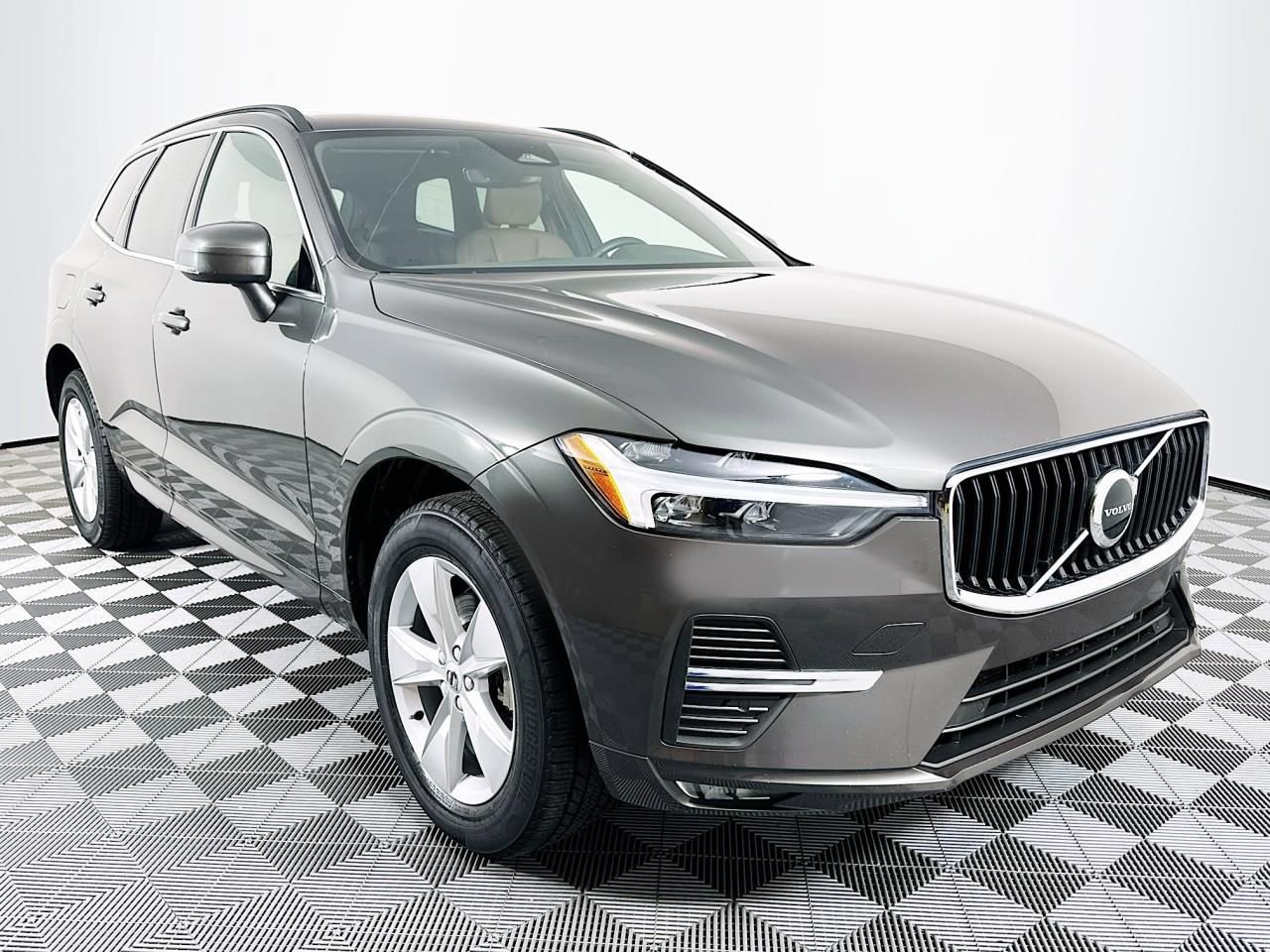 Used 2022 Volvo XC60 B5 Momentum AWD/4WD image 30