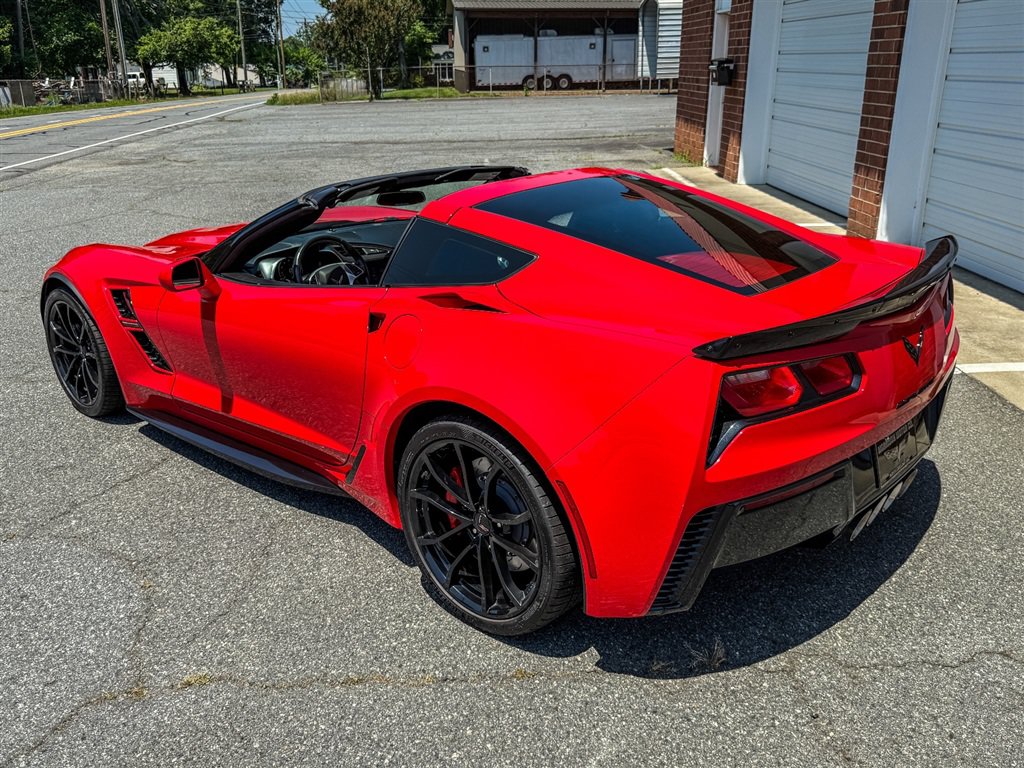 Used 2019 Chevrolet Corvette Grand Sport w/ Carbon Flash Badge Package RWD image 20
