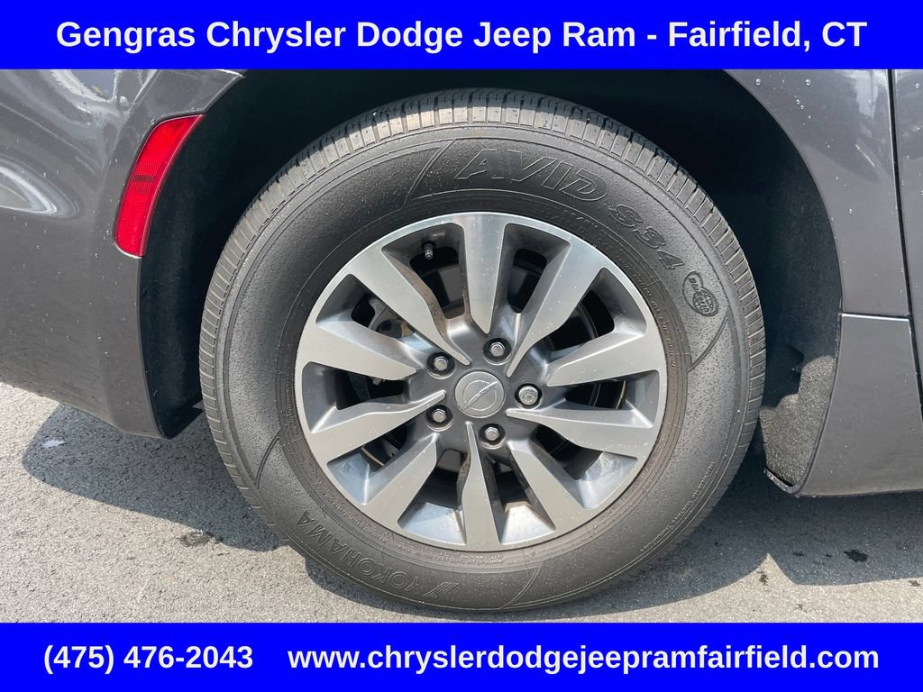 Used 2020 Chrysler Pacifica Touring-L Plus FWD image 10