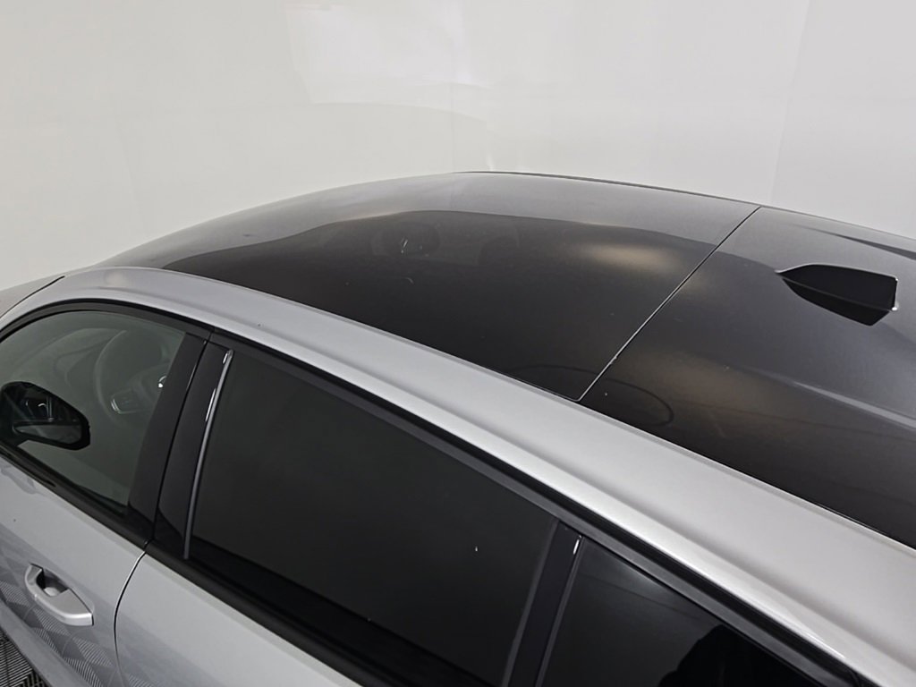 Certified 2023 Volvo C40 P8 Recharge Ultimate image 17