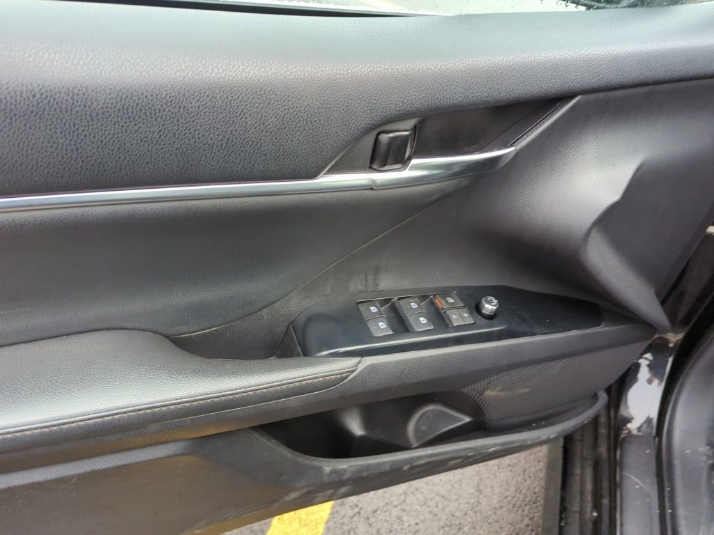 Used 2020 Toyota Camry XLE w/ Carpet Mat Package FWD image 8