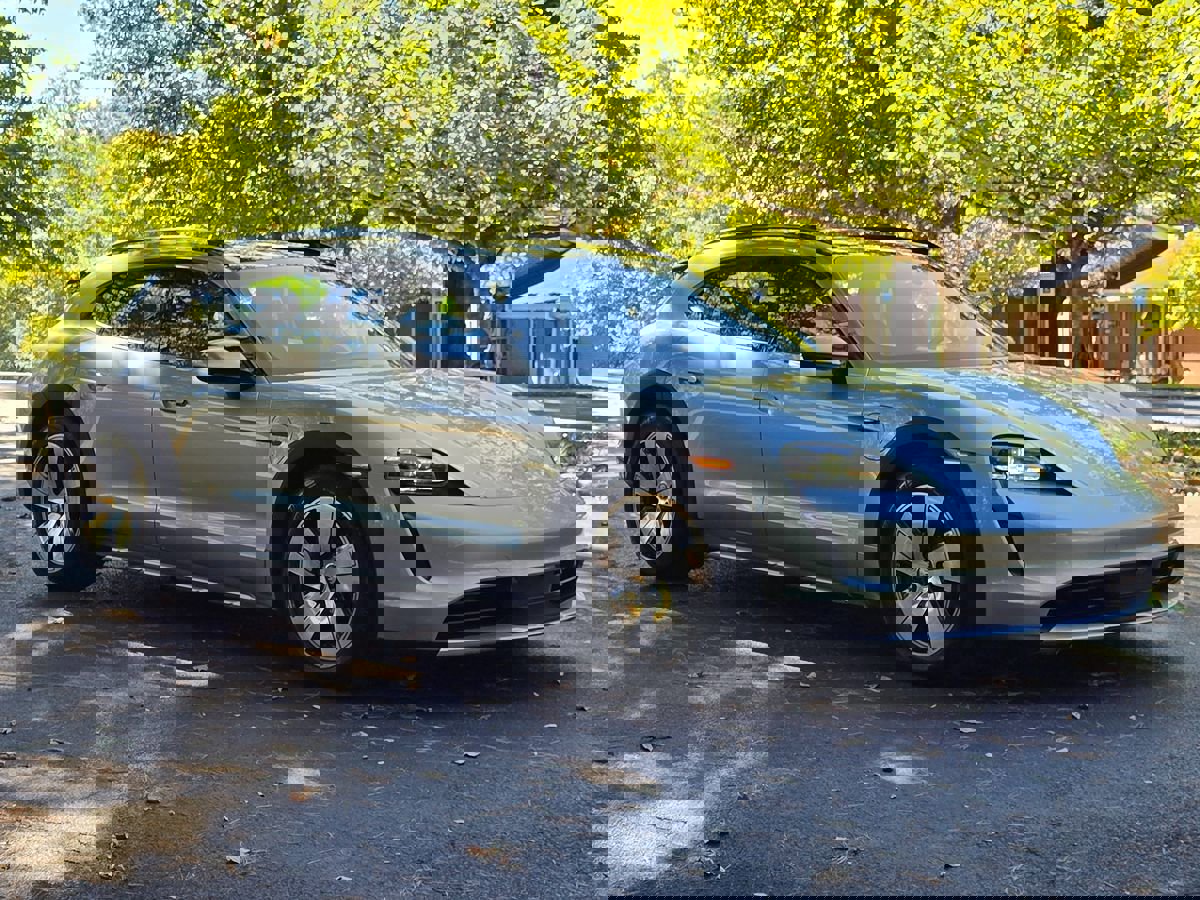 Used 2023 Porsche Taycan 4 Cross Turismo w/ Premium Package image 9