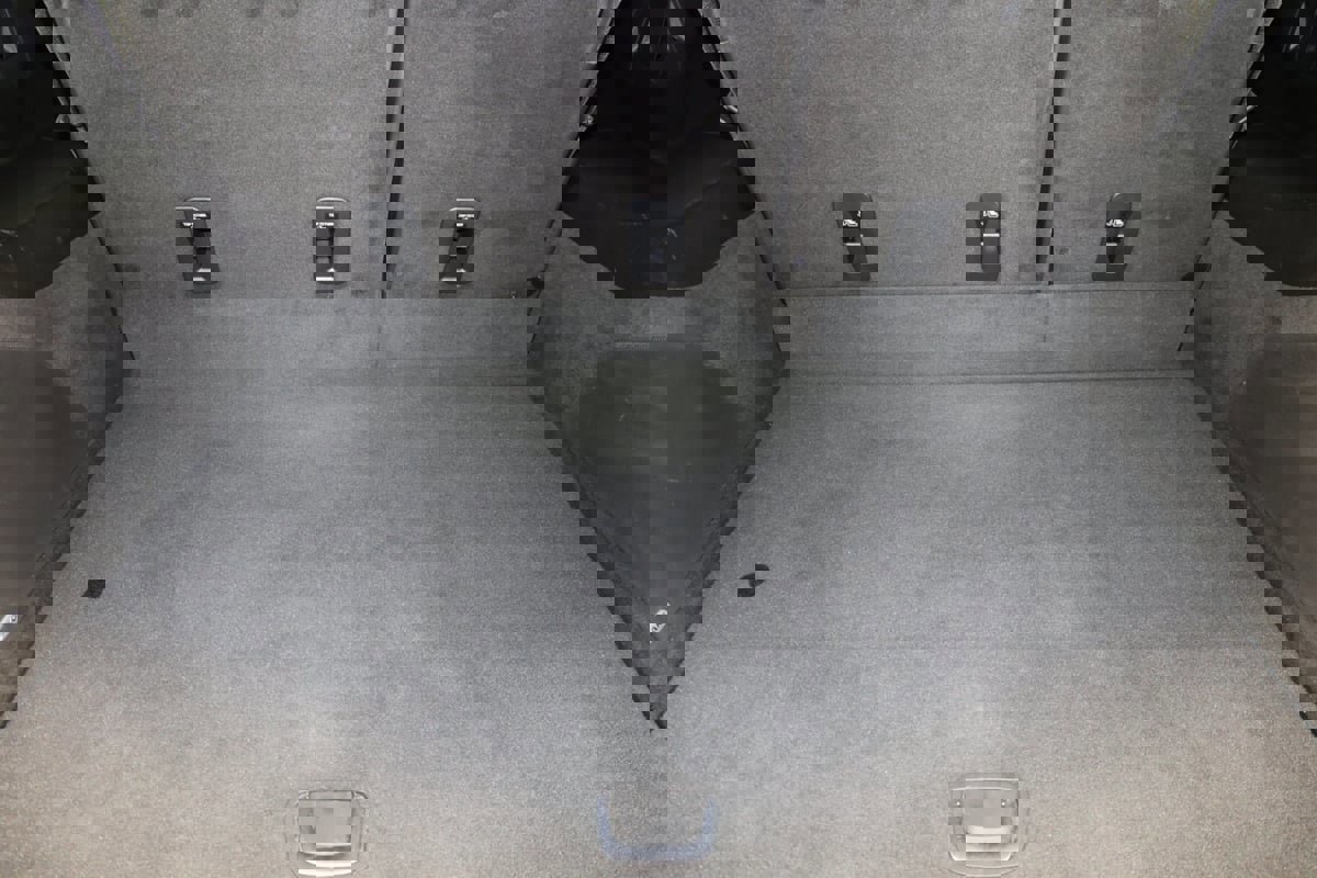 Used 2022 Cadillac Escalade ESV Sport Platinum w/ Heavy-Duty Trailer Package image 21