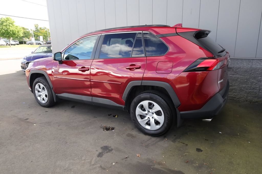 Certified 2021 Toyota RAV4 LE AWD/4WD image 6