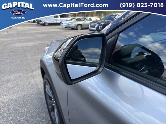 Certified 2022 Ford Explorer XLT w/ Equipment Group 202A image 12