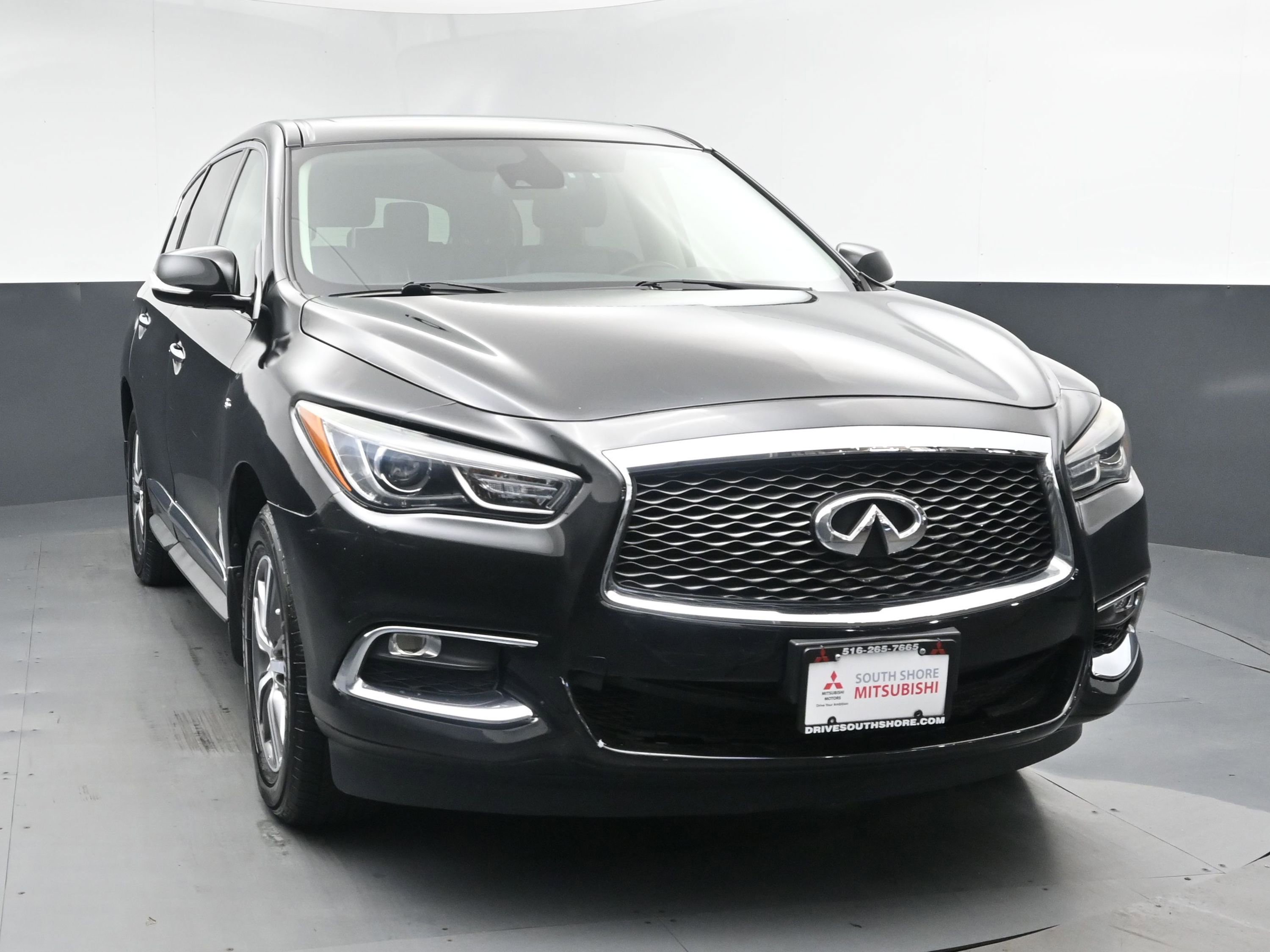 Used 2019 INFINITI QX60 Pure AWD/4WD image 2