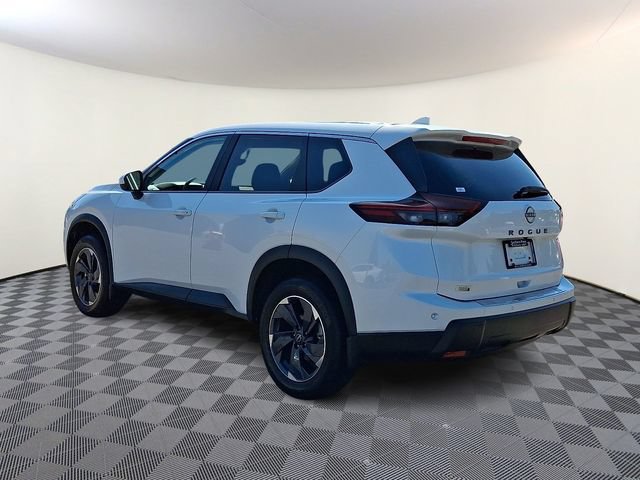Certified 2026 Nissan Rogue SV FWD image 4