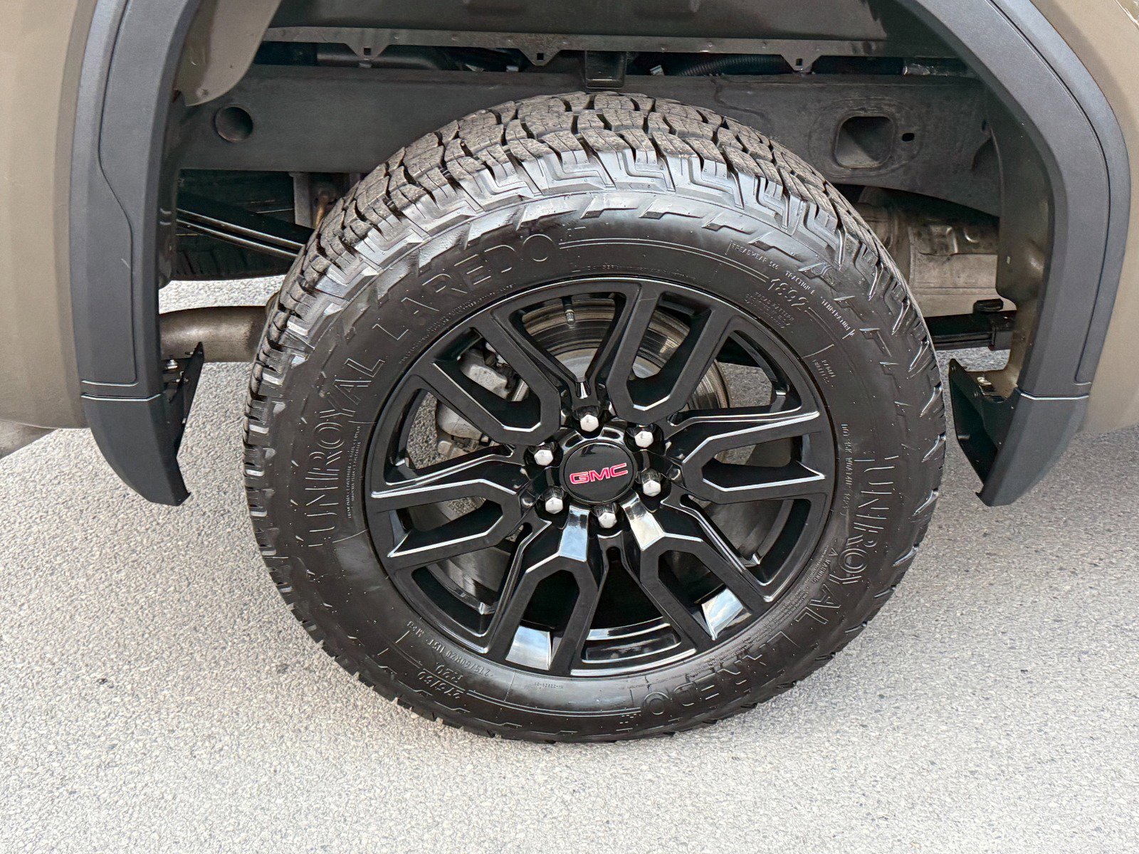 Used 2024 GMC Sierra 1500 Elevation image 11