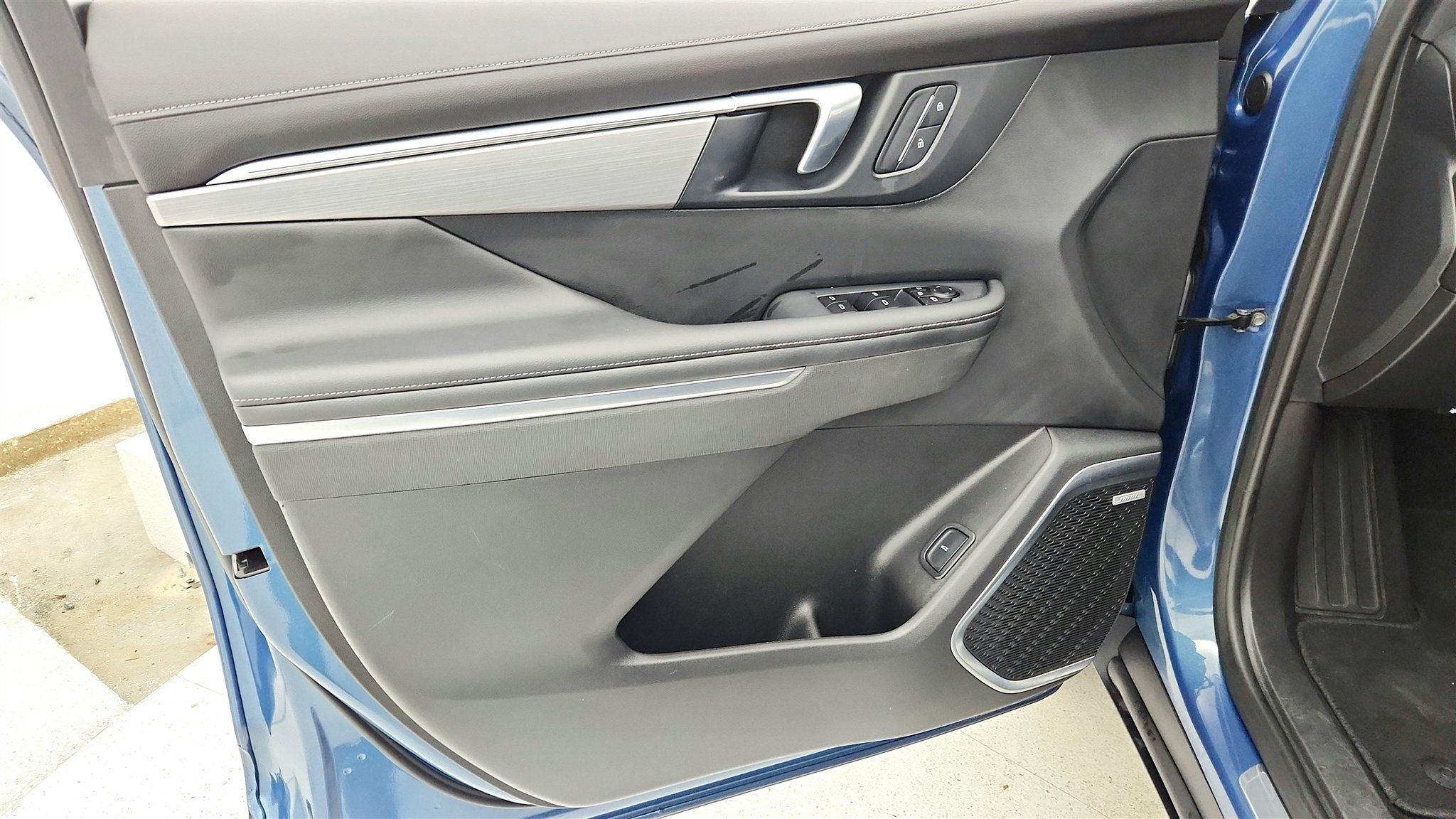 Used 2025 Buick Enclave Preferred image 28