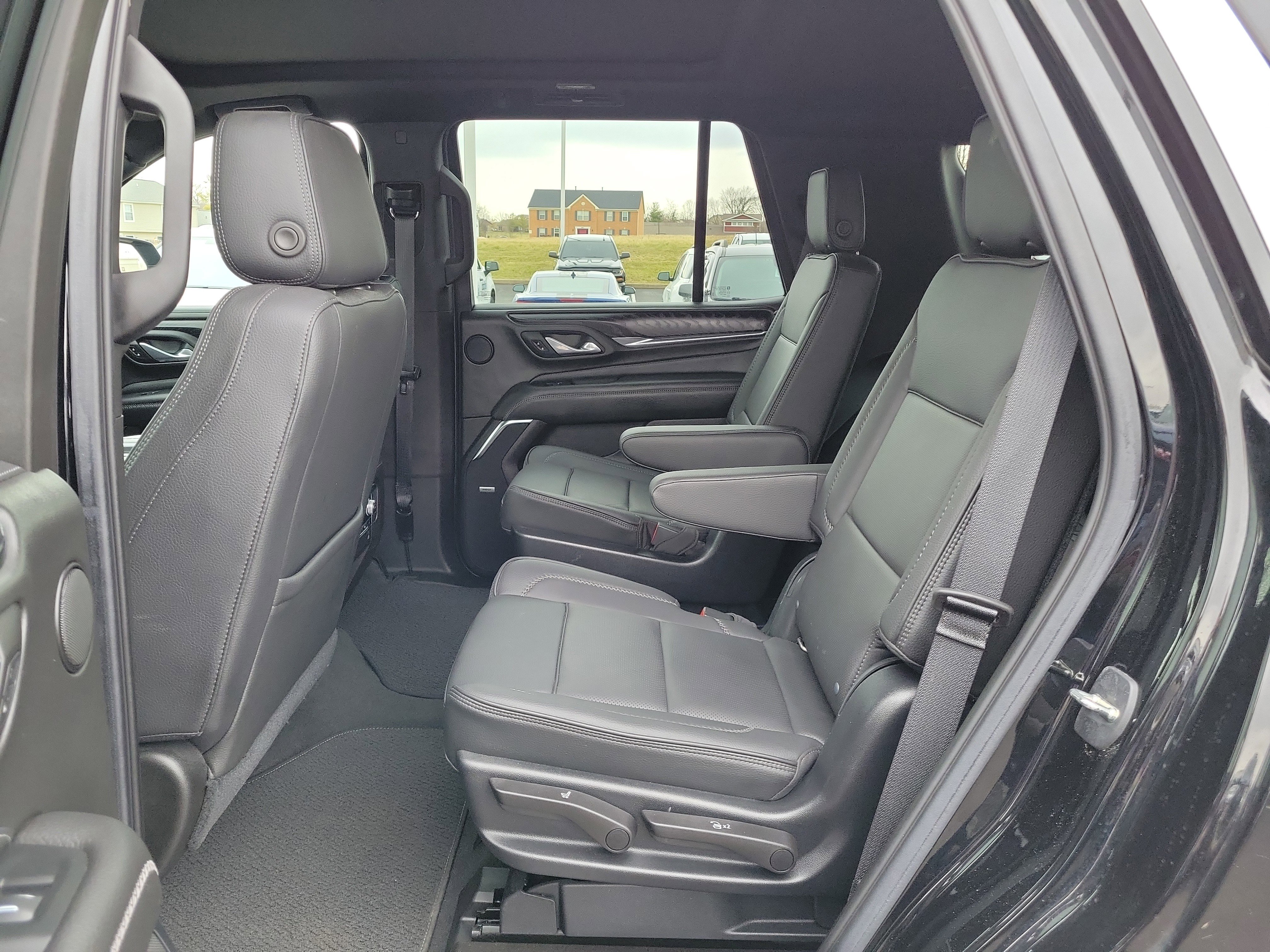 Used 2021 GMC Yukon Denali image 12