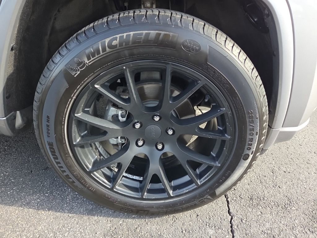 Used 2019 Jeep Grand Cherokee Altitude image 17