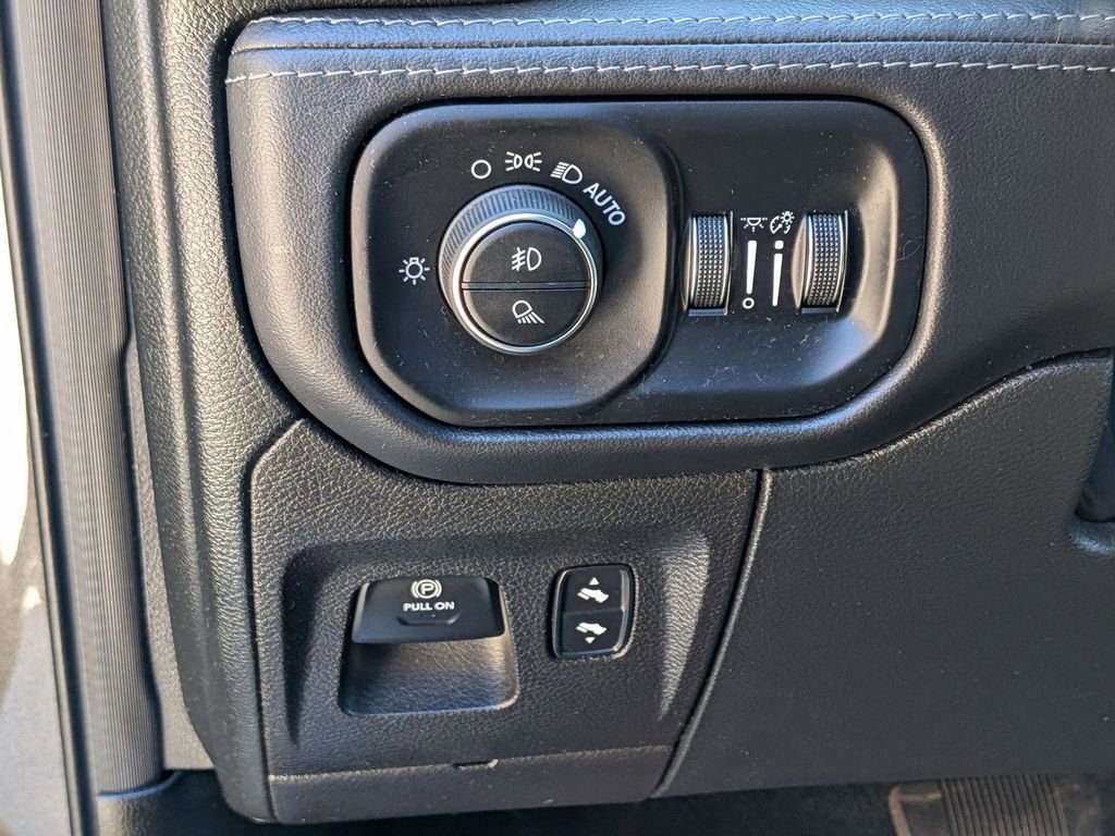 Certified 2022 RAM 1500 Limited w/ Body Color Bumper Group image 14