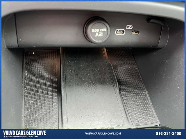 Used 2025 Volvo XC40 B5 Plus w/ Protection Package Premier image 31